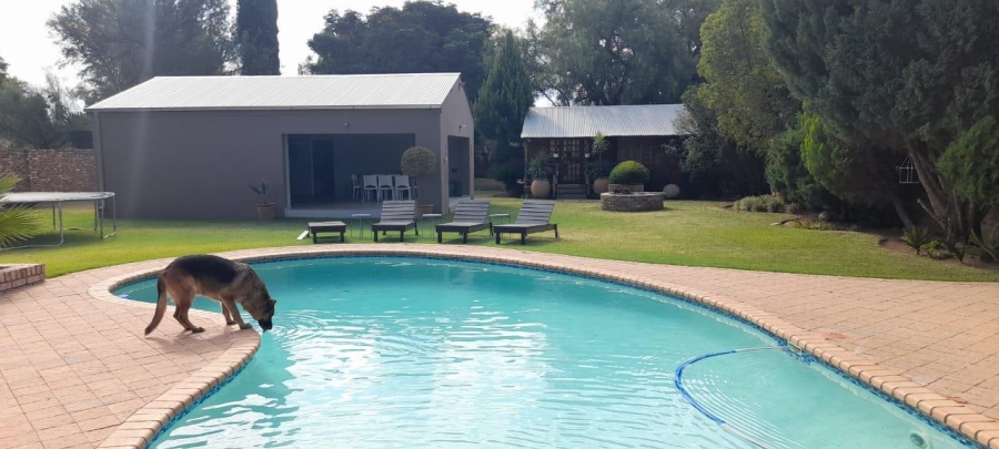 7 Bedroom Property for Sale in Bloemhof North West